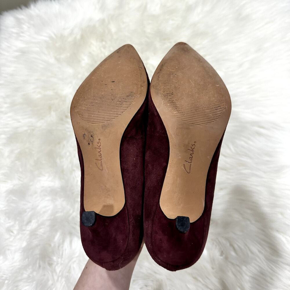 Clarks Inigo Suede Kitten Heels Sz 7.5 - Picture 7 of 9